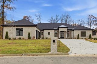 311 Devoe Bend Drive, Maumelle, AR 72113