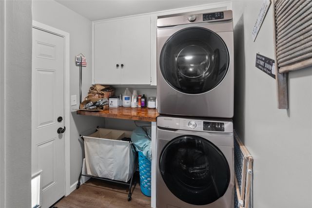 107 Woodard Avenue, Cleburne, TX 76033