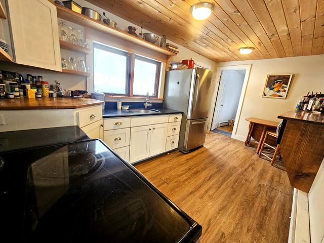 1153 King Hill Road, Readsboro, VT 05350