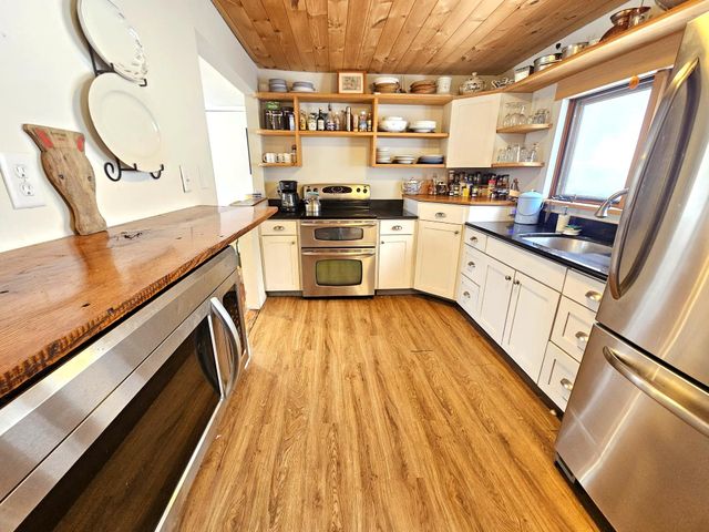 1153 King Hill Road, Readsboro, VT 05350