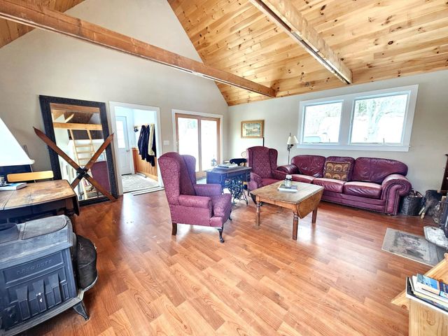 1153 King Hill Road, Readsboro, VT 05350