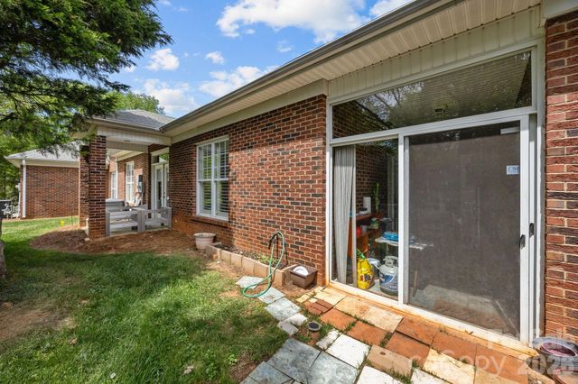 13323 Mint Lake Drive, Matthews, NC 28105