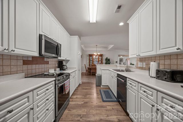 13323 Mint Lake Drive, Matthews, NC 28105