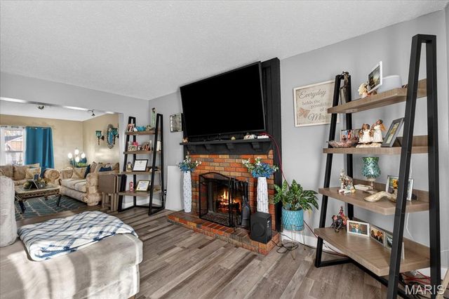 618 Fox Plains Drive, Florissant, MO 63034