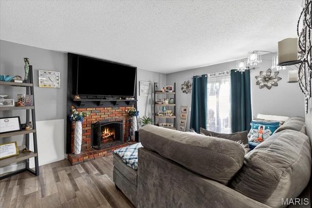 618 Fox Plains Drive, Florissant, MO 63034