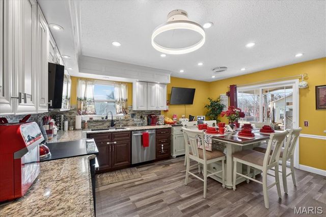 618 Fox Plains Drive, Florissant, MO 63034