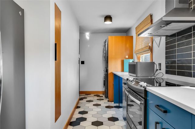 1 Collins Terrace, Middletown, RI 02842