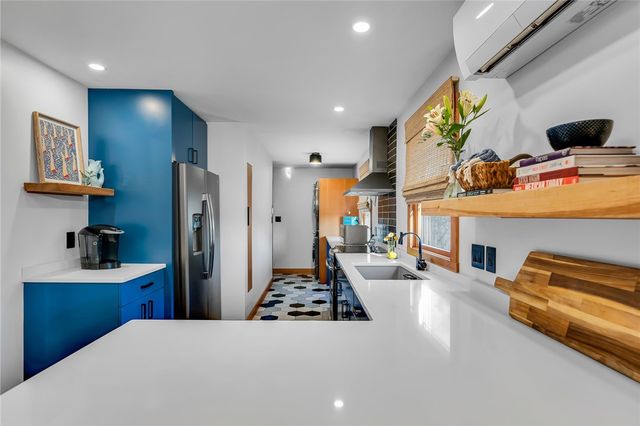 1 Collins Terrace, Middletown, RI 02842