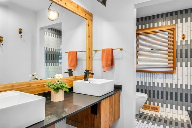 1 Collins Terrace, Middletown, RI 02842