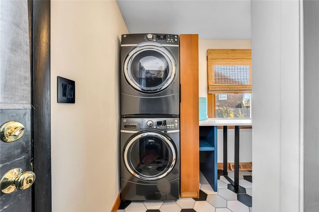 1 Collins Terrace, Middletown, RI 02842