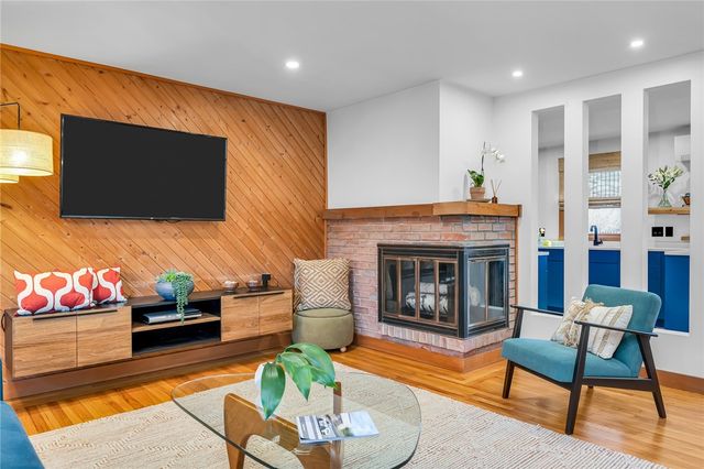 1 Collins Terrace, Middletown, RI 02842