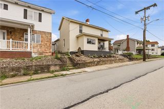 136 Morewood St, Mt Pleasant Boro, PA 15666