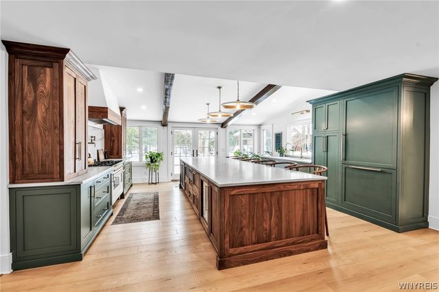 185 Briarhill Rd, Amherst, NY 14221