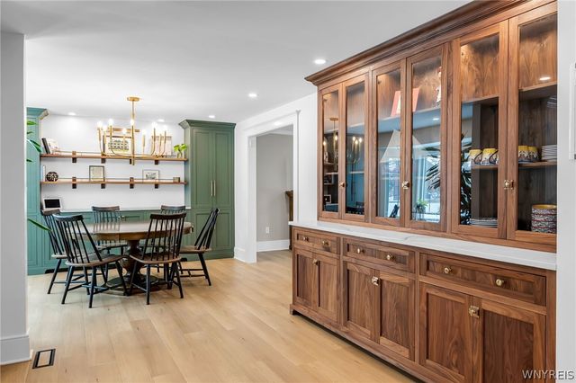 185 Briarhill Rd, Amherst, NY 14221