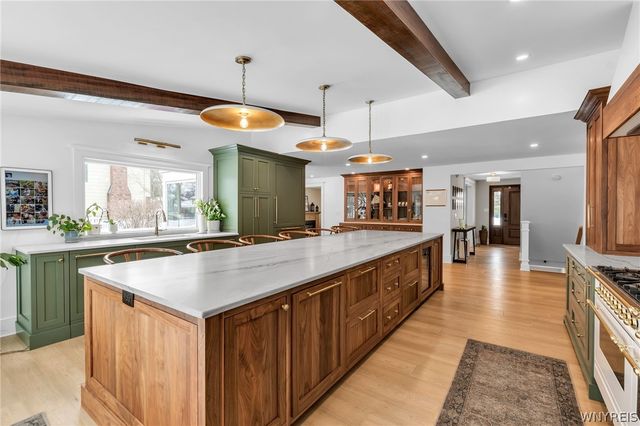 185 Briarhill Rd, Amherst, NY 14221