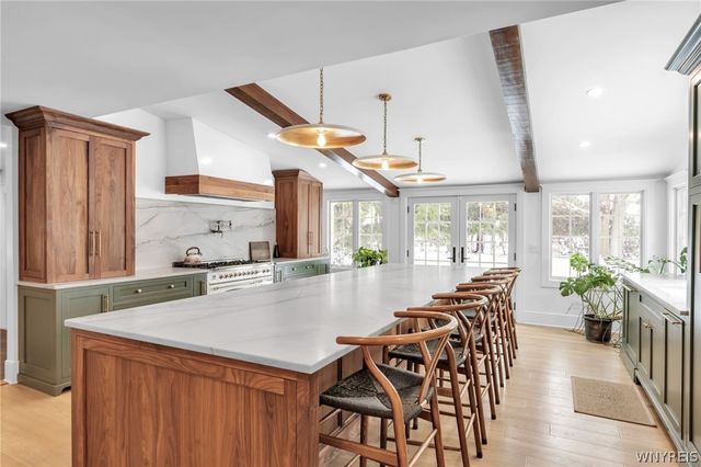 185 Briarhill Rd, Amherst, NY 14221