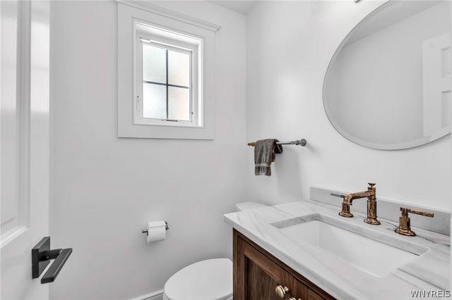 185 Briarhill Rd, Amherst, NY 14221