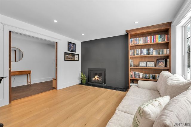 185 Briarhill Rd, Amherst, NY 14221