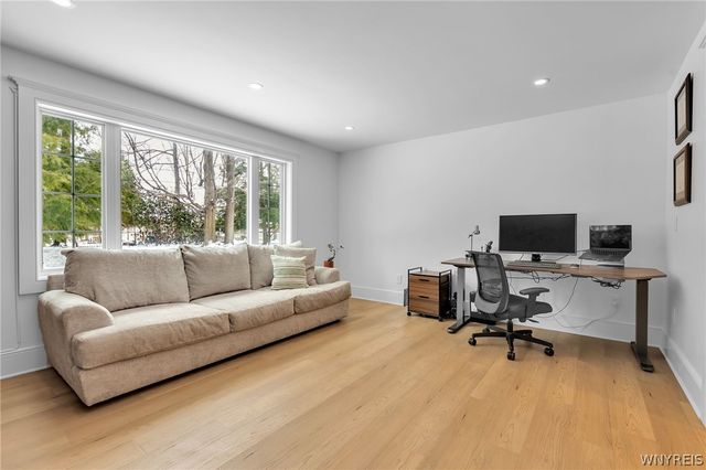 185 Briarhill Rd, Amherst, NY 14221