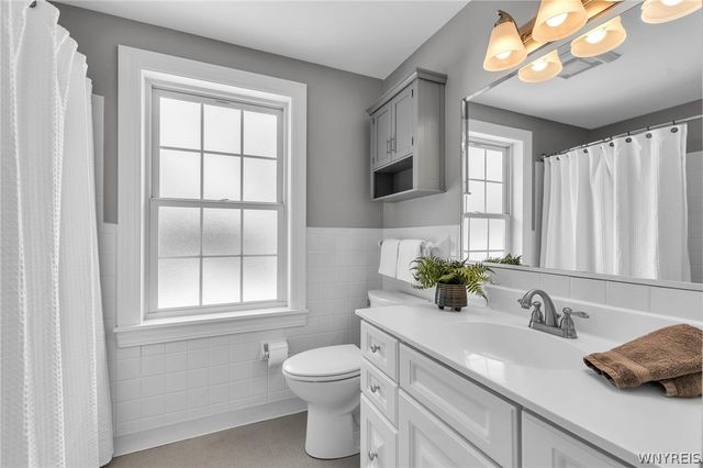 185 Briarhill Rd, Amherst, NY 14221