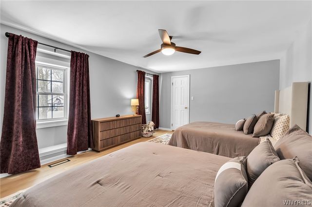 185 Briarhill Rd, Amherst, NY 14221