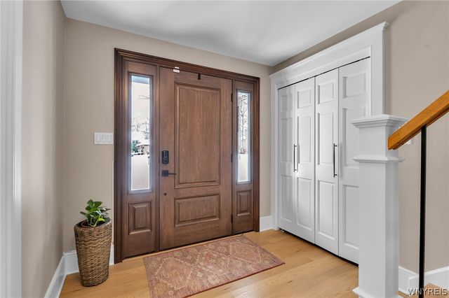 185 Briarhill Rd, Amherst, NY 14221