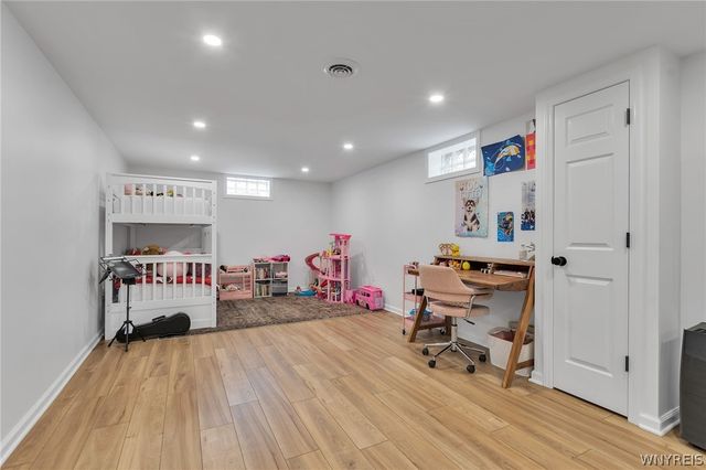 185 Briarhill Rd, Amherst, NY 14221