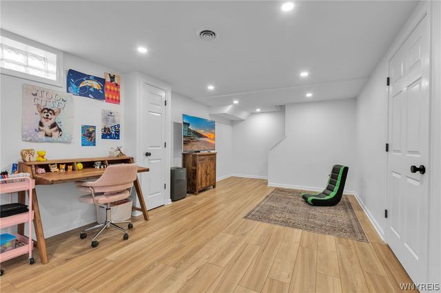 185 Briarhill Rd, Amherst, NY 14221