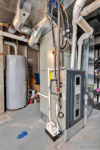 185 Briarhill Rd, Amherst, NY 14221