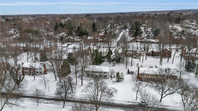 185 Briarhill Rd, Amherst, NY 14221