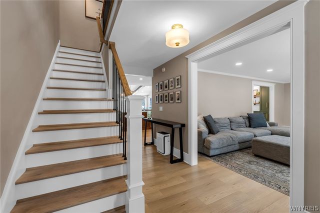 185 Briarhill Rd, Amherst, NY 14221