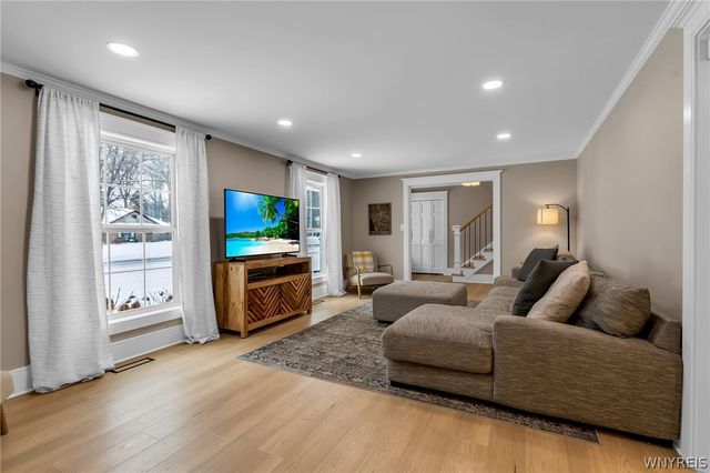 185 Briarhill Rd, Amherst, NY 14221