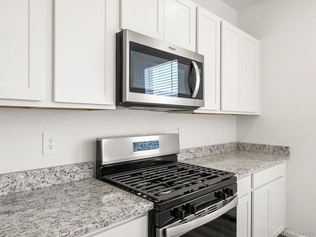 4694 Sugarcane St, Johnstown, CO 80534