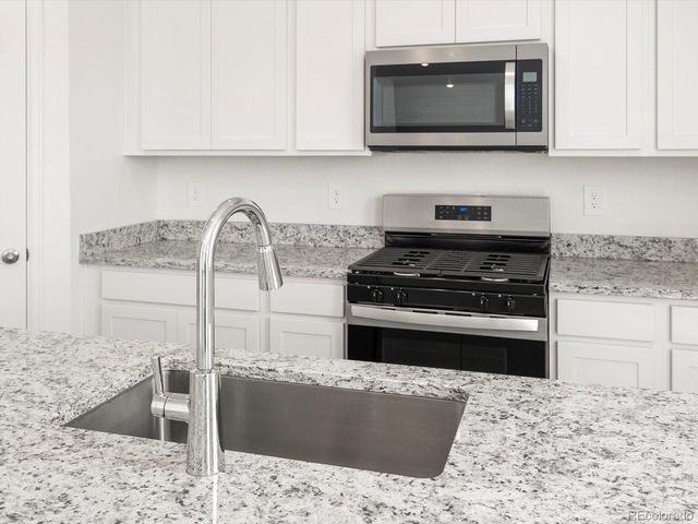 4694 Sugarcane St, Johnstown, CO 80534