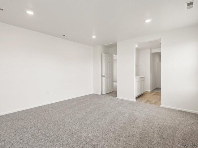 4694 Sugarcane St, Johnstown, CO 80534