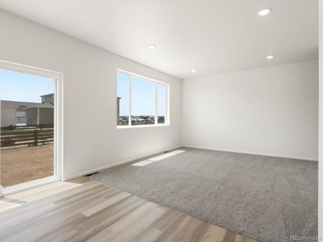 4694 Sugarcane St, Johnstown, CO 80534