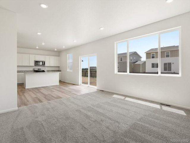 4694 Sugarcane St, Johnstown, CO 80534