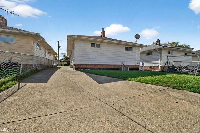 12911 Bangor Avenue, Garfield Heights, OH 44125