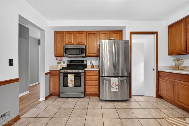 12911 Bangor Avenue, Garfield Heights, OH 44125