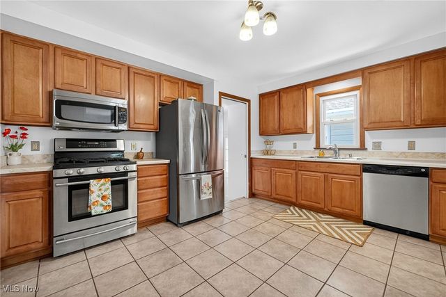 12911 Bangor Avenue, Garfield Heights, OH 44125