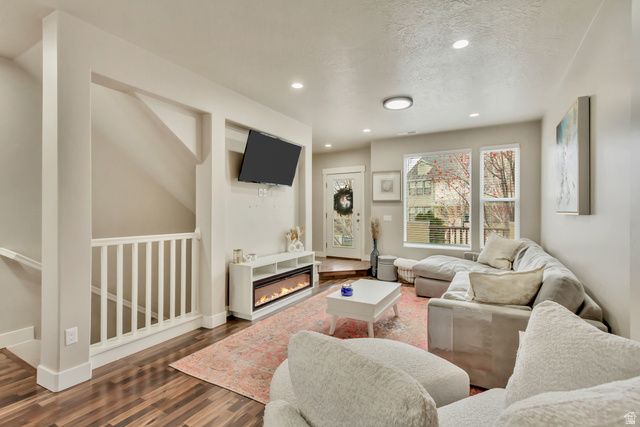 11386 S OKANOGAN LN, South Jordan, UT 84009