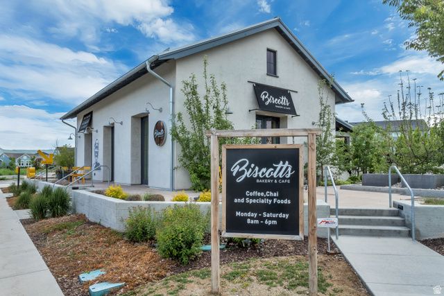 11386 S OKANOGAN LN, South Jordan, UT 84009