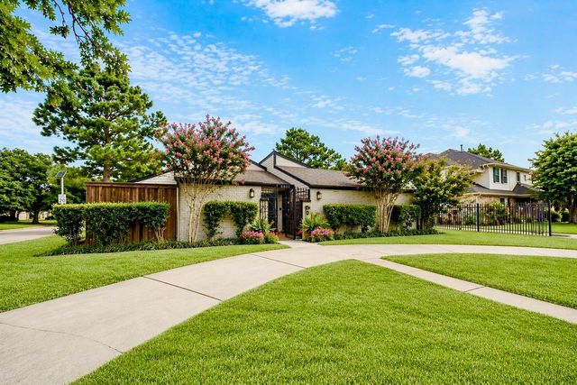 6803 Las Brisas Drive, Houston, TX 77083