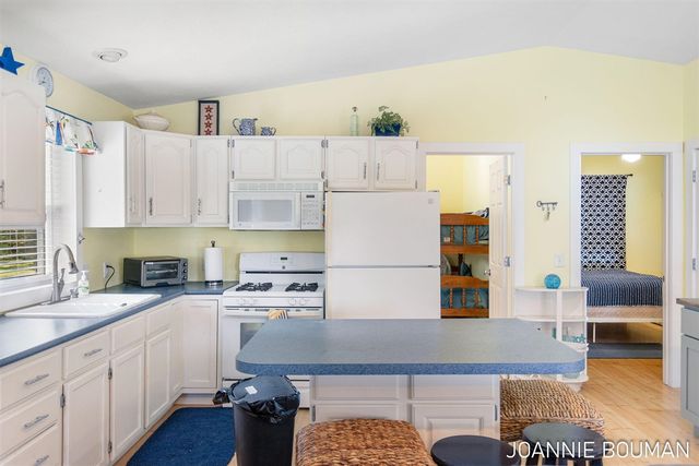 8286 W Pine Grove Beach Drive, Baldwin, MI 49304