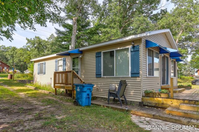8286 W Pine Grove Beach Drive, Baldwin, MI 49304