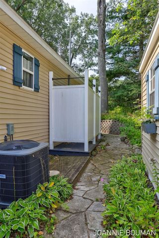 8286 W Pine Grove Beach Drive, Baldwin, MI 49304