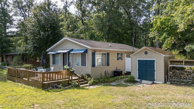 8286 W Pine Grove Beach Drive, Baldwin, MI 49304
