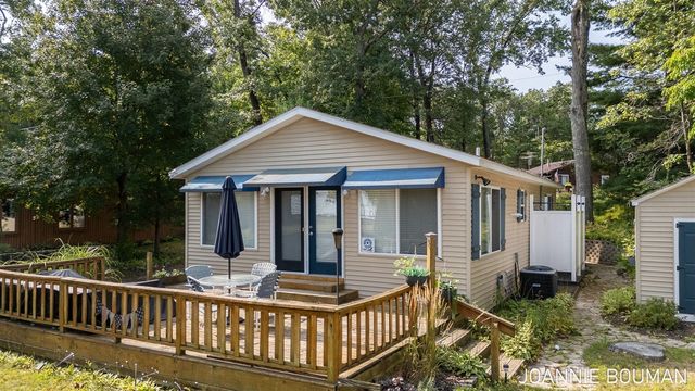 8286 W Pine Grove Beach Drive, Baldwin, MI 49304