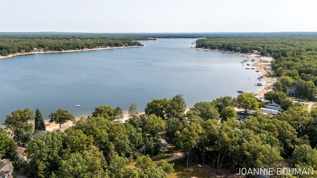 8286 W Pine Grove Beach Drive, Baldwin, MI 49304