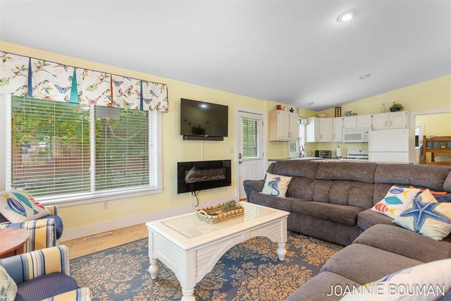 8286 W Pine Grove Beach Drive, Baldwin, MI 49304